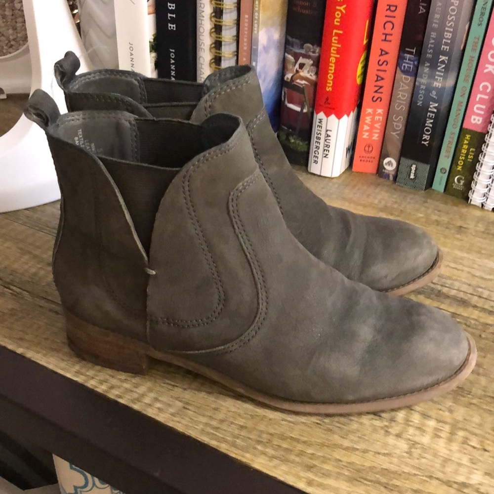 Nine West booties!